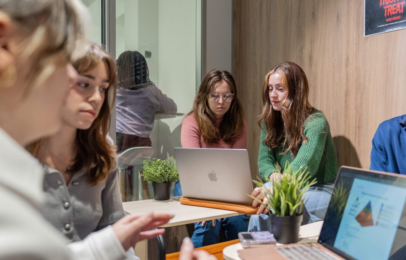 étudiants école de commerce internationale